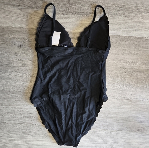 J Crew Black Scalloped One Piece Swimsuit Medium NWT Deep V Retro Classic - Picture 3 of 11